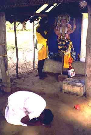 pilgrims worship at Verugal