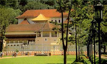 Temple of the Tooth in Kandy