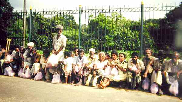 Beggers at Kataragama