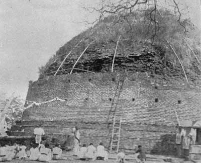 Kiri Vihare as it appeared in the 1950's